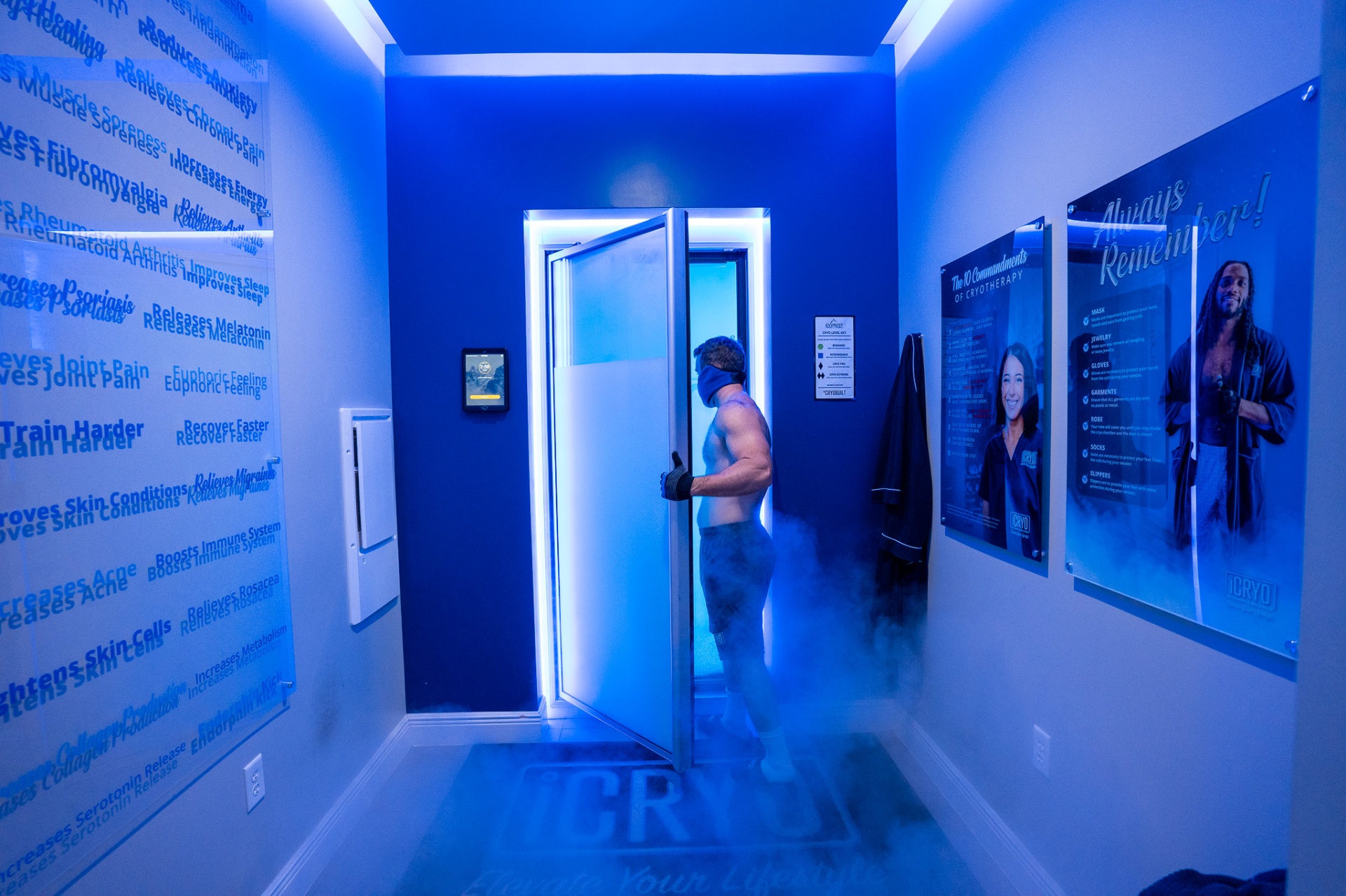 iCRYO Avon cryotherapy chamber room